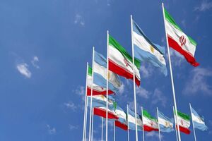 آژانتین خواستار ترک کاردار ایران شد