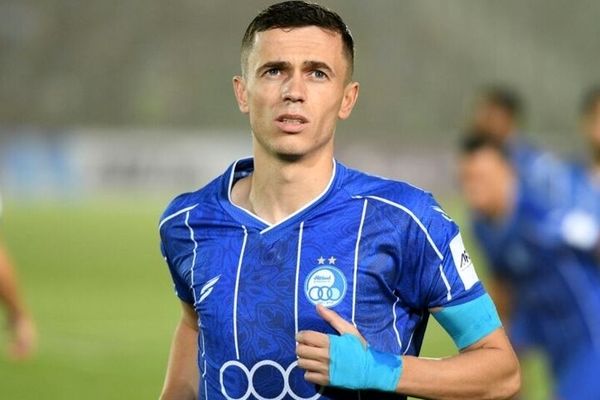 تنها خارجی استقلال در راه ایران