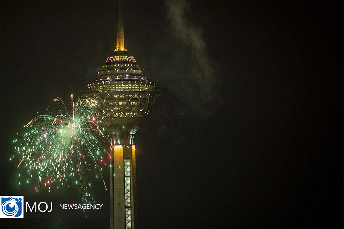 نور‌افشانی جشن پیروزی انقلاب اسلامی در برج میلاد (23) copy