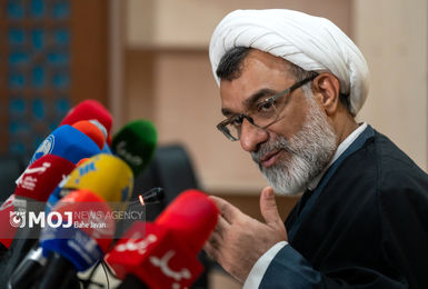 دبیر شورای عالی انقلاب فرهنگی افتخارآفرینی تیم ملی المپیاد کامپیوتر ایران را تبریک گفت