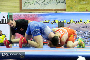 رقابت‌های انتخابی تیم ملی کشتی آزاد نوجوانان در رامسر