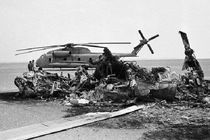 در واقعه طبس، دانه‌های ریز شن، دسیسه بزرگ آمریکا را فرو شکست