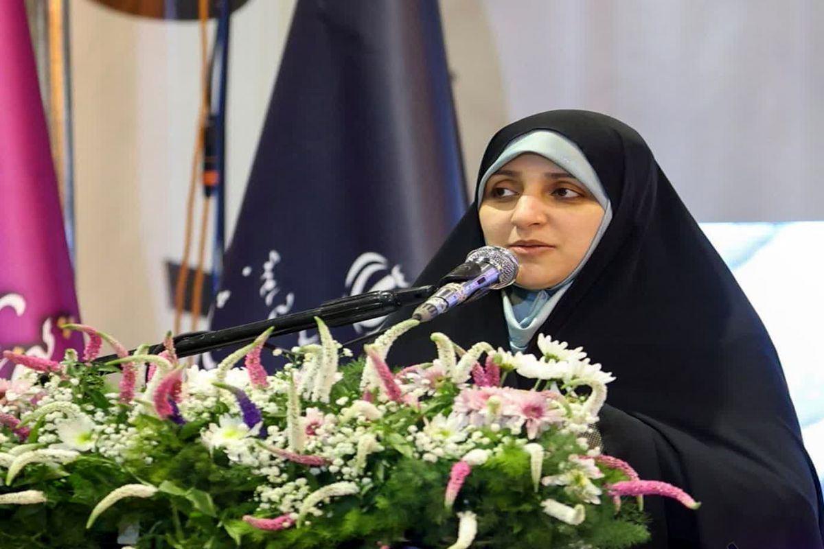 زهرا بهروز آذر