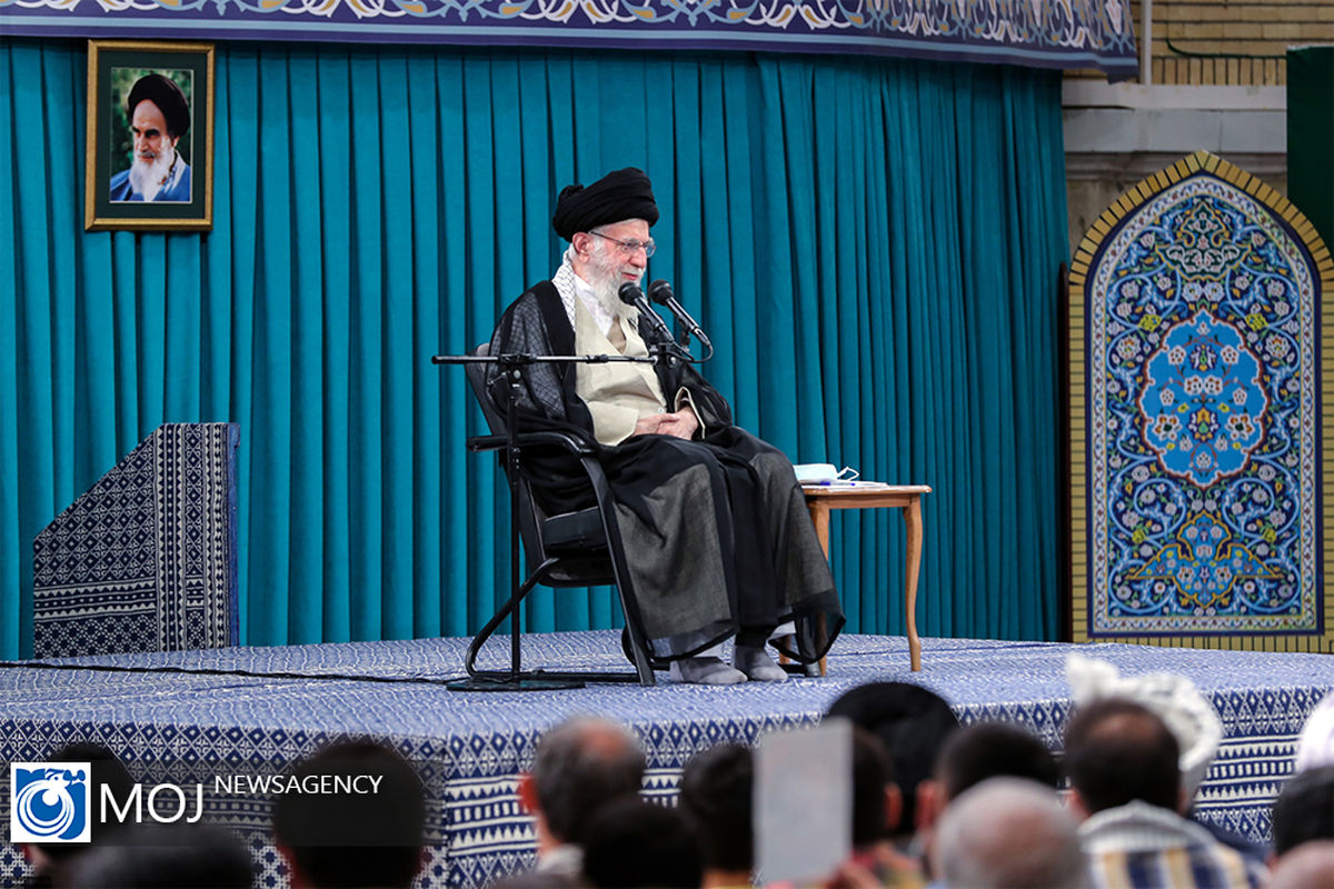 دیدار رهبر انقلاب اسلامی با خانواده‌های شهدا