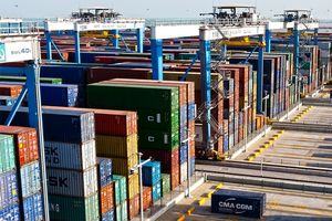 افزایش قدرت لجستیک در بندر شهید باهنر با الحاق تجهیزات جدید 