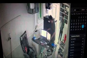 تعطیلی پمپ‌بنزین پندار در پی سرقت و خسارت به تجهیزات/ مسافران و شهروندان بلاتکلیف شدند