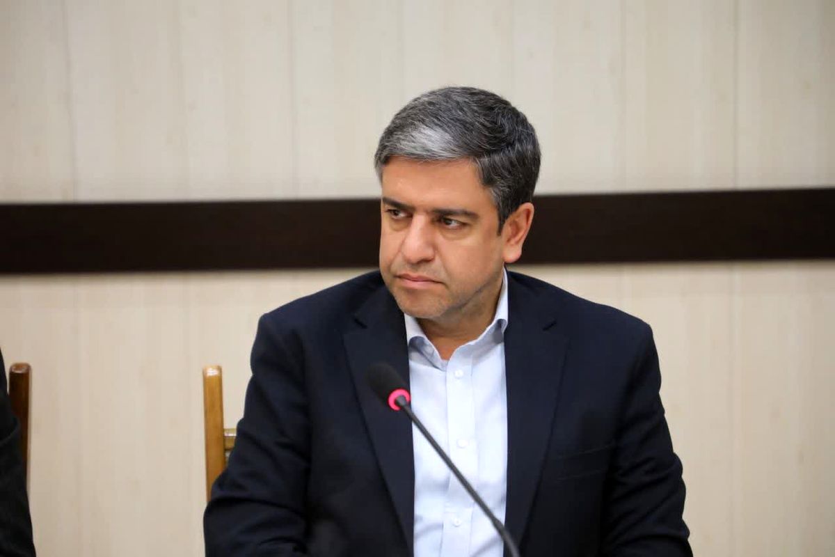 استاندار اردبیل در جلسه سرمایه گذاری انرژی تجدید پذیر