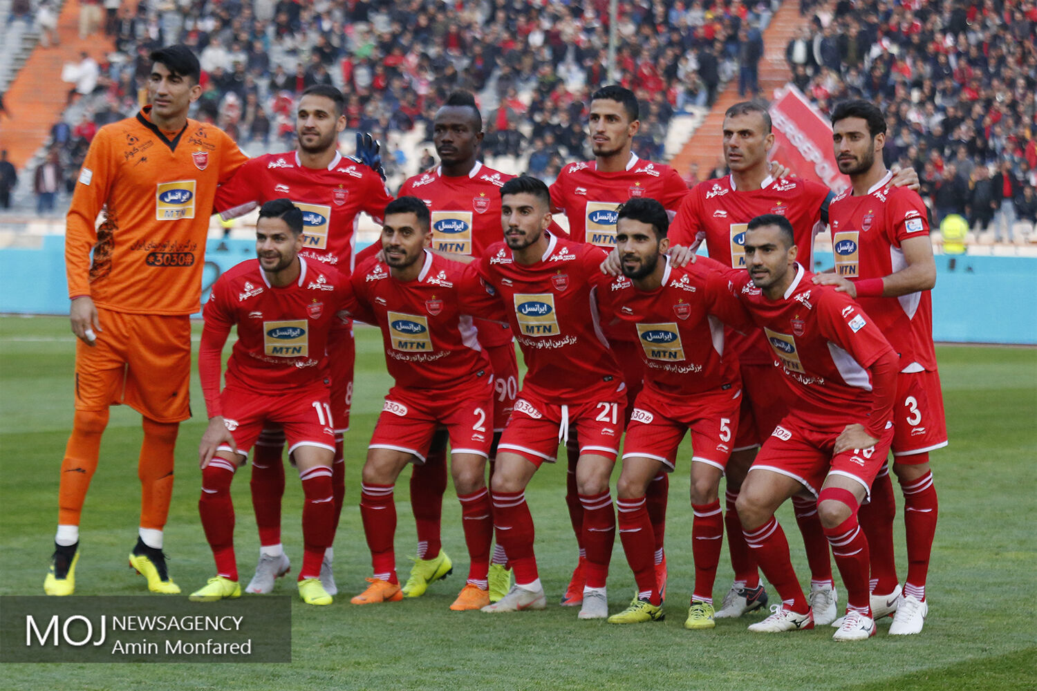 دیدار تیم های فوتبال پرسپولیس و ذوب آهن اصفهان/عکس تیمی پرسپولیس