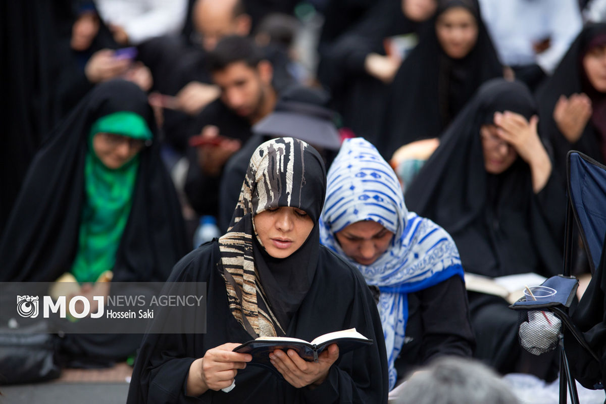 مراسم قرائت دعای عرفه در خیابان سعدی تهران