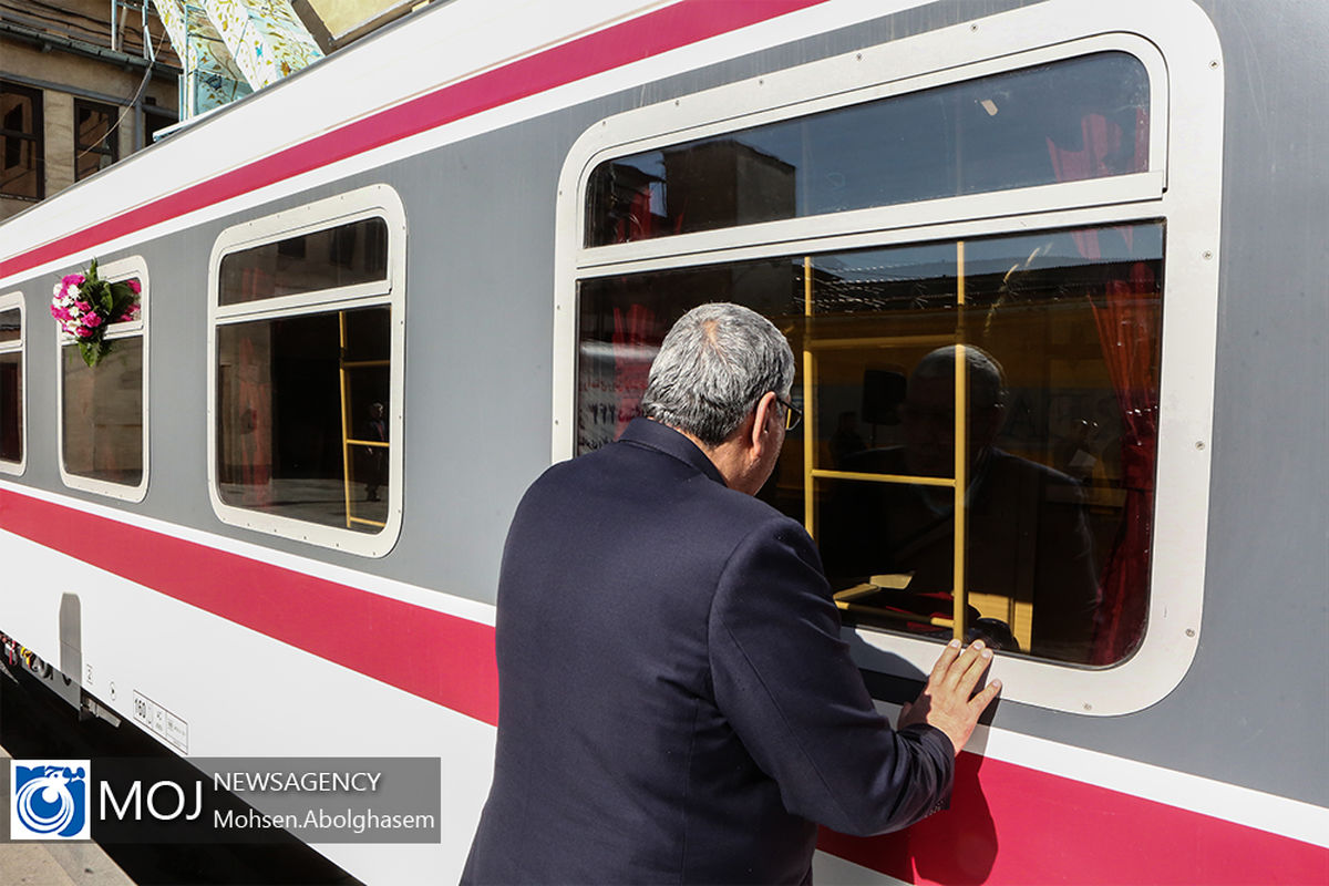 بهره برداری از ۲۴۳ دستگاه ناوگان ریلی