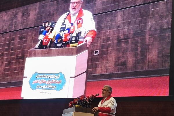 بیش از ۲۳ هزار تن بمب در حملات دشمن به تهران فرود آمد