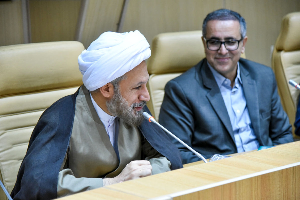 آیت الله لطف الله دژکام در دیدار مدیر کل و معاونین تعاون کار و رفاه اجتماعی فارس