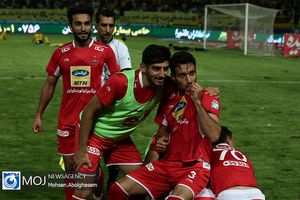 دیدار تیم های فوتبال سپاهان اصفهان و پرسپولیس