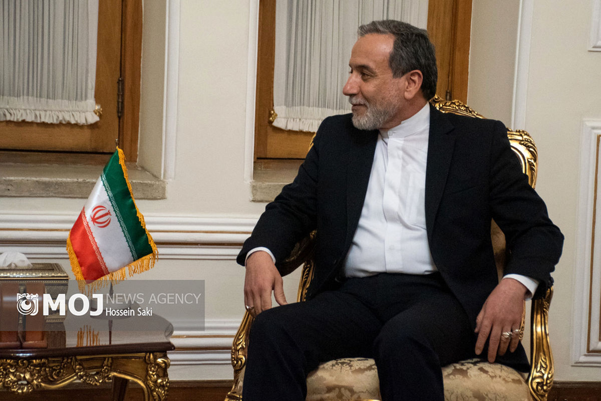 دیدار مشاور دیپلماتیک رئیس کشور امارات با وزیر امور خارجه