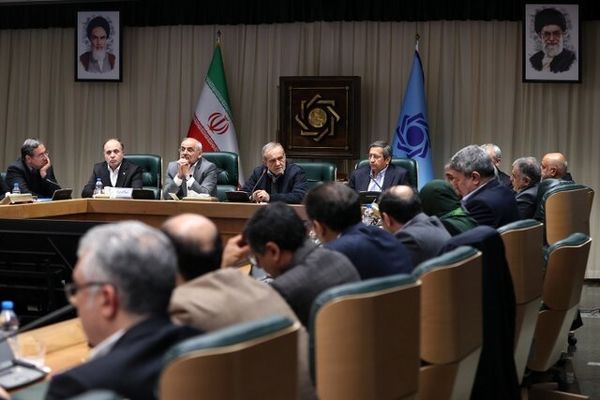 دستور مهم رئیس جمهور برای رفع موانع اجرایی تفویض اختیارات استانداران مرزی