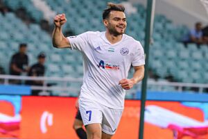 اوستون اورونوف مهاجم تازه پرسپولیس شد