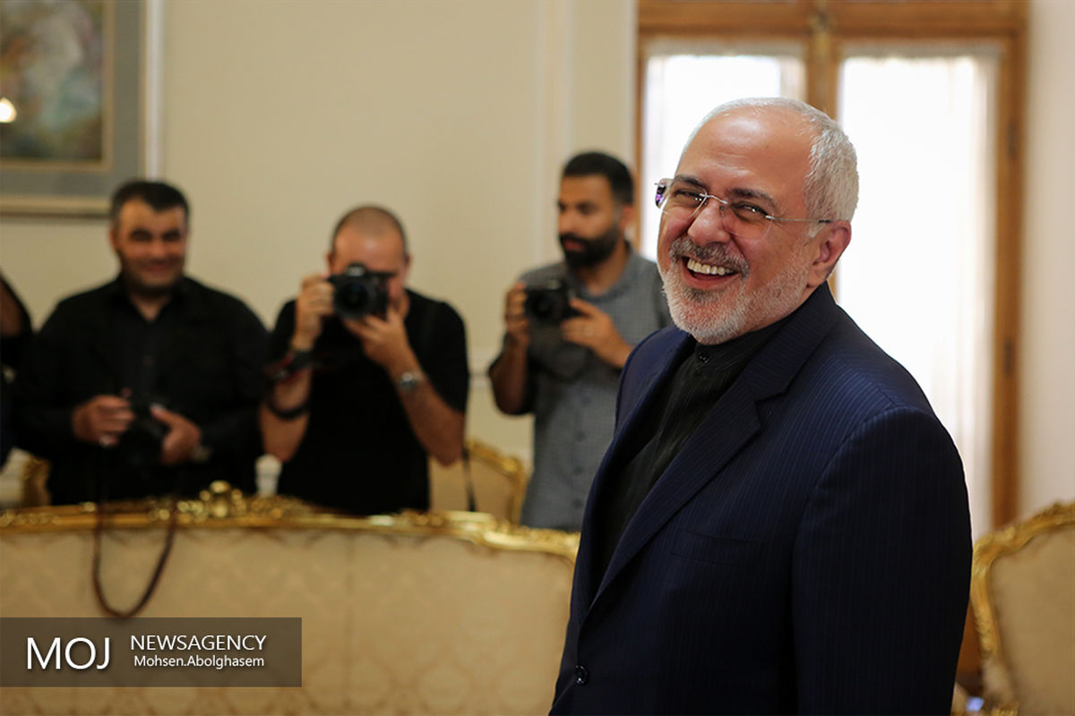 تقدیم استوارنامه سفرای جدید به ظریف