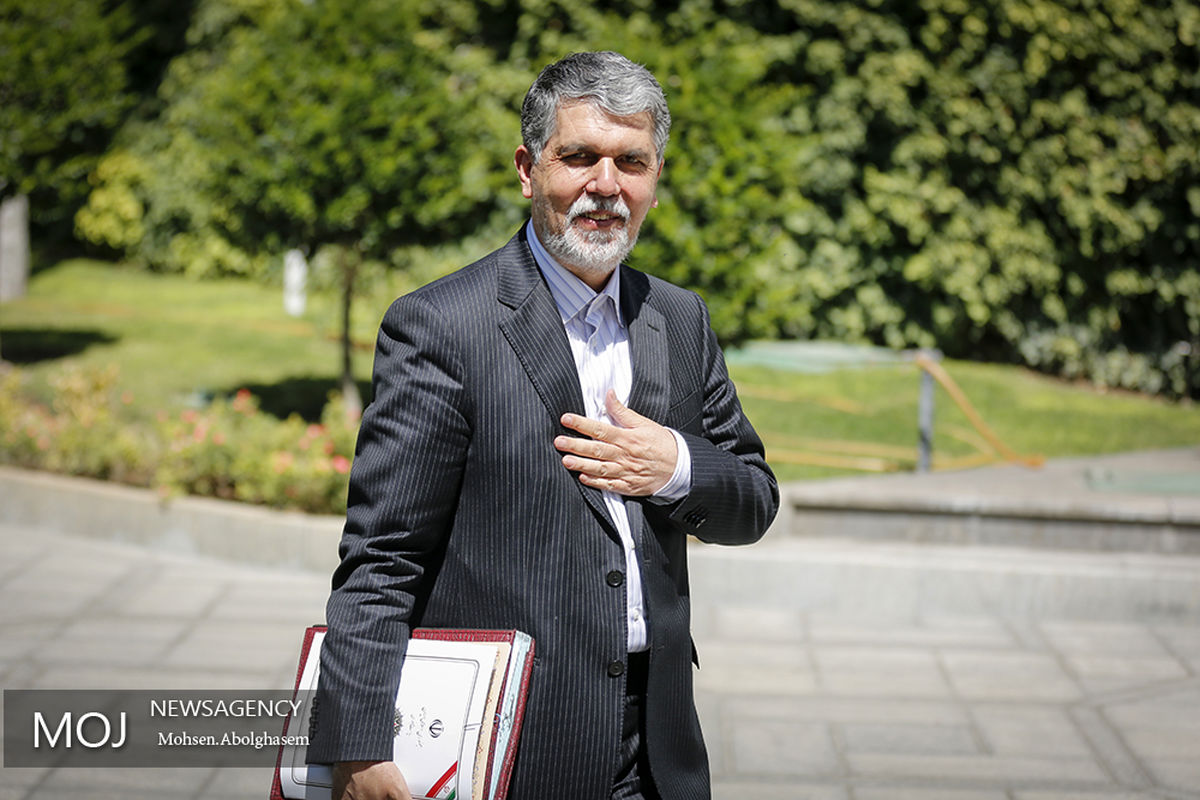 حاشیه جلسه هیات دولت/سید عباس صالحی وزیر ارشاد