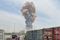 عملیات بندری و دریایی در بندر شهید رجایی موقتا متوقف شد