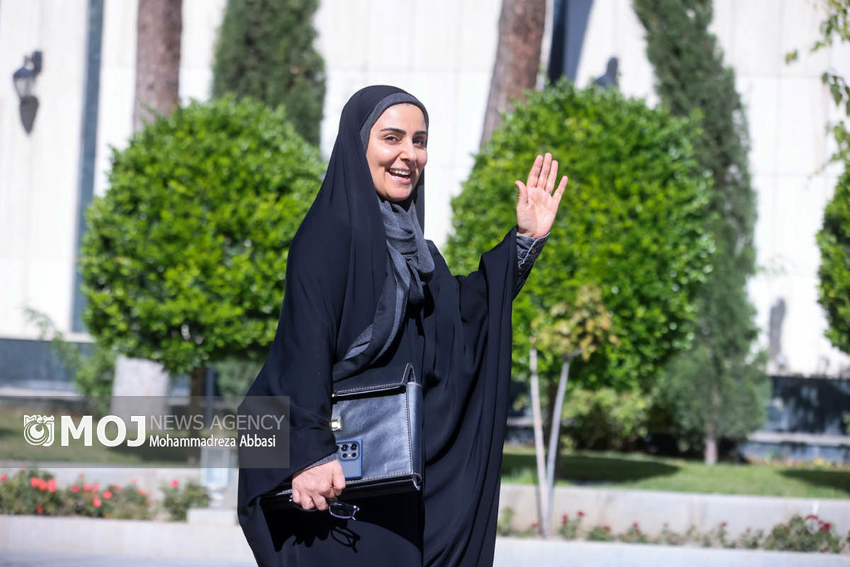 حاشیه جلسه هیات دولت - ۱۶ آبان