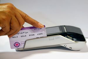 نسل جدید دستگاه‌های کارت خوان(POS) مجهز به Wi - Fi در بانک ایران زمین راه اندازی شد