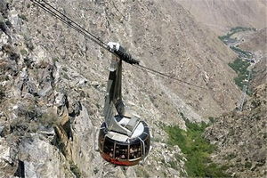 پایه‌های تله‌کابین کرمانشاه، لایه باستانی طاق‌بستان را نمی‌لرزاند