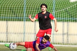 وحید هاشمیان با پرسپولیس برابر آلانیا اولین برد را بدست آورد