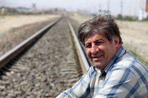 هزار کار نکرده و راه نرفته هنری، وقتی برای فعالیت سیاسی نمی گذارد