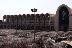کاروان ۵۵۰ نفره باغملک در مسیر بدرقه قائد شهید حرکت کرد