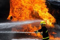 حریق در انبار قطعات یدکی و مصدومیت 13 تن