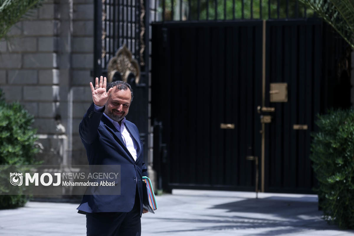 حاشیه جلسه هیات دولت - ۱۳ تیر