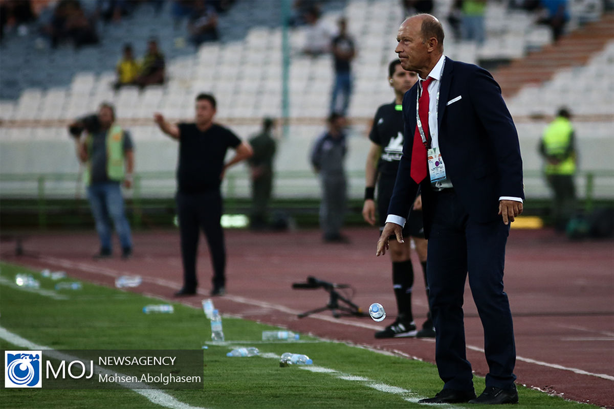 دیدار تیم های فوتبال پرسپولیس و سپاهان اصفهان - ۴ مهر ۱۳۹۸ / گابریل کالدرون سرمربی تیم فوتبال پرسپولیس تهران