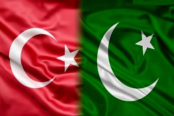 گفتگوی وزرای خارجه پاکستان و ترکیه درباره تحولات منطقه‌ای