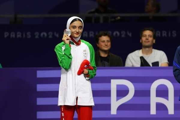 پرچمدار کاروان ایران به نیمه نهایی مسابقات پاراتکواندو بازیهای پاراآسیایی جوانان رسید