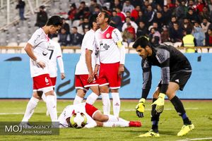 پدیده مشهد صنعت نفت آبادان را شکست داد