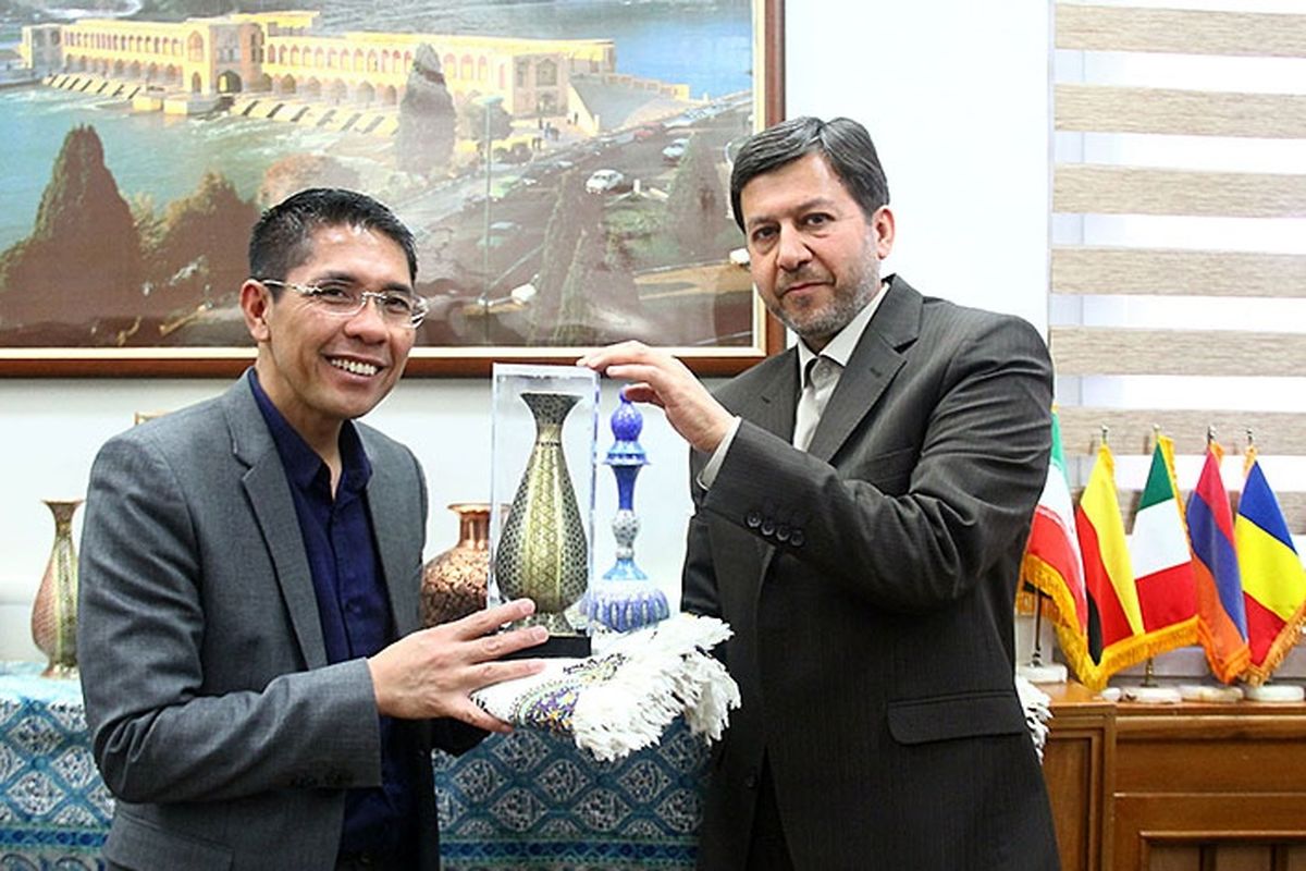 اصفهان- سنگاپور