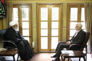  آیت الله مظاهری از خدمات ارزنده استاندار اصفهان در دوره مدیریتش قدردانی کرد