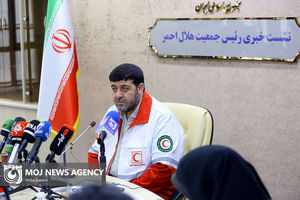 سمت درست تاریخ بایستید