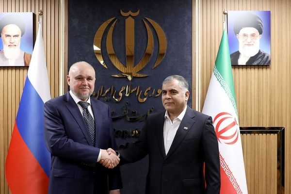 دیدار و گفتگوی وزیر نفت ایران با وزیر انرژی روسیه