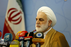 آماده هر نوع مبارزه‌ برای مقابله با  تروریست‌ها هستیم