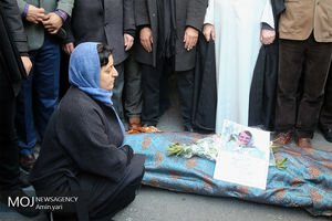 دولت در مراسم تشییع همسر دکتر شریعتی مفقود بود!