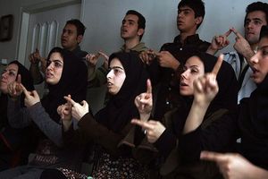 قانونی برای دریافت مستمری افراد ناشنوا وجود ندارد/ برخورد با ناشنوایان، نیازمند فرهنگ‌سازی در جامعه است