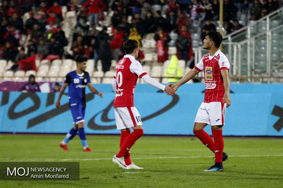 دیدار تیم های فوتبال پرسپولیس و استقلال خوزستان