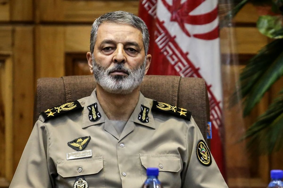 فرمانده کل ارتش در سرپل ذهاب