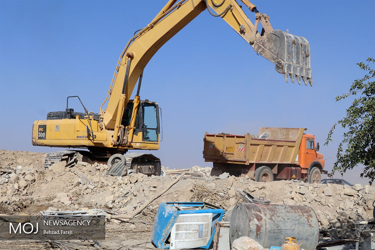 شهر ویران شده ازگله سه روز پس از زلزله 