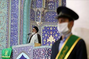 جنگ روانی دشمن برای ایجاد فاصله بین روحانیت و ملت راه به جایی نخواهد برد