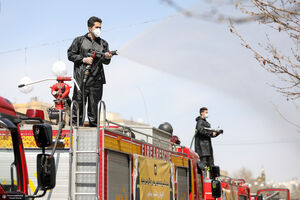 ضد عفونی کردن خیابان ها و معابر اصلی در سطح شهر خمینی شهر