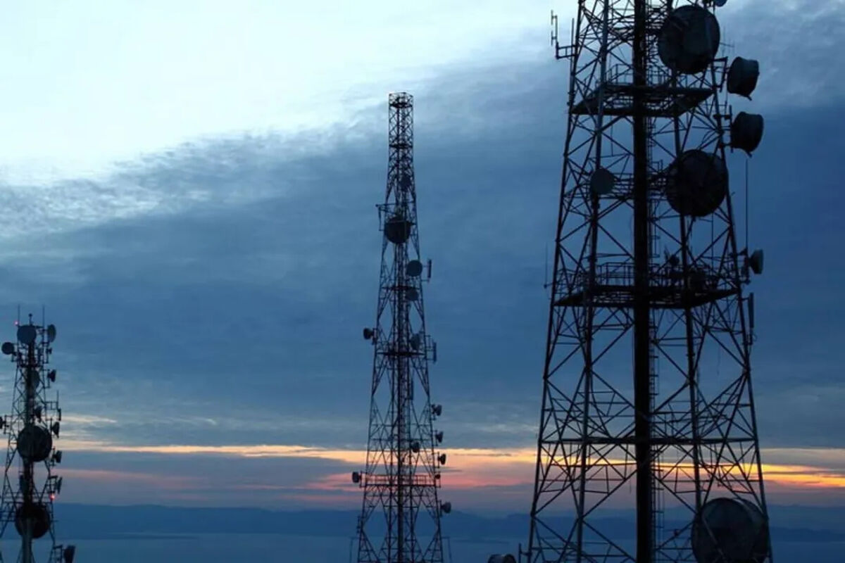 دکل های تلفن همراه