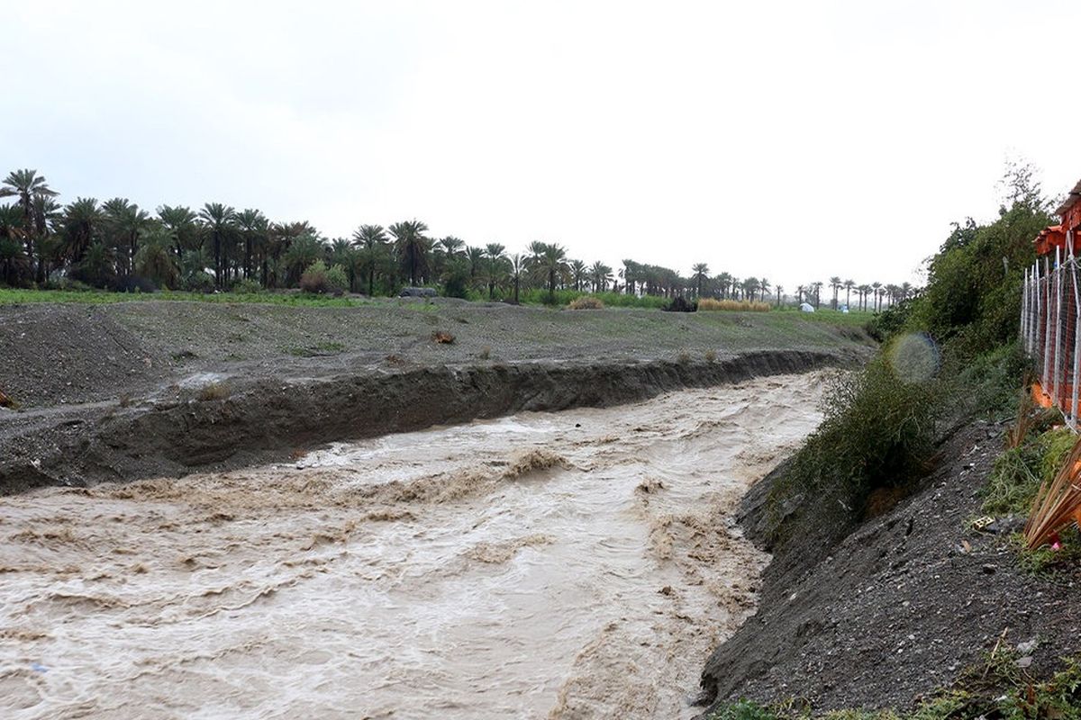 طغیان رودخانه