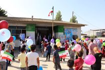 توزیع نوشت افزار از سوی بانک ملت در بین دانش آموزان 14 استان کشور